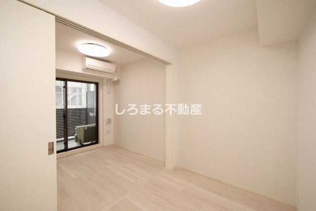 ソルレヴェンテ北堀江Qの居間・リビング