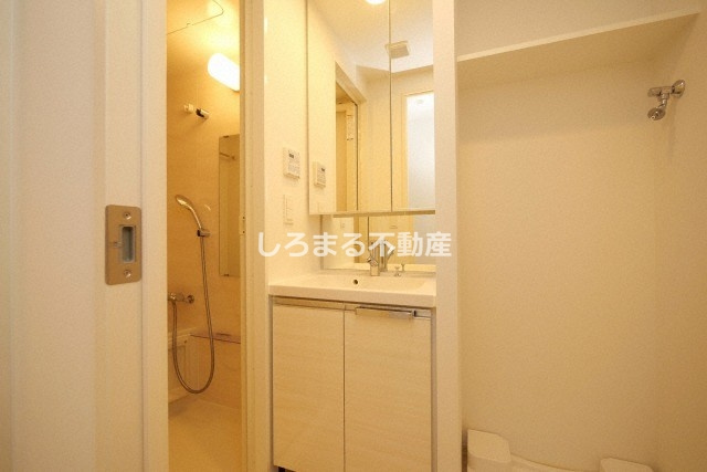 ソルレヴェンテ北堀江Qの洗面所