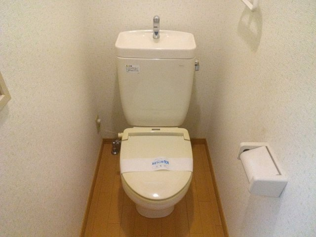 厚木市三田南３丁目のアパートのトイレ|生活しやすいバストイレ別