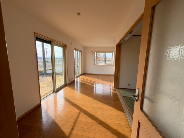 比企郡川島町飯島　中古戸建　西武新宿線『本川越駅』徒歩91分　【伊草小学区】の居間・リビング