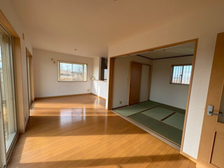 【居間・リビング】 | 比企郡川島町飯島　中古戸建　西武新宿線『本川越駅』徒歩91分　【伊草小学区】