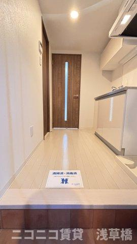 plumas四つ木の玄関