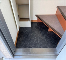 シンプルで使いやすい玄関です