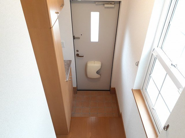 収納もある玄関です