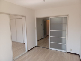 内装は落ち着いています