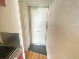 毎日通る玄関はこちらです