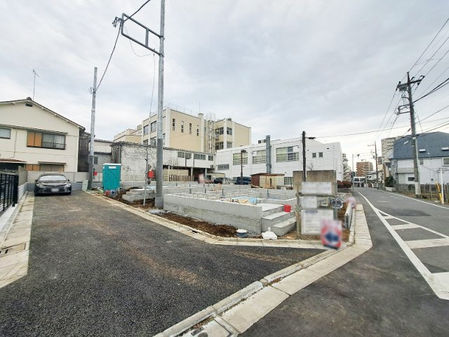 【外観】 | 練馬区関町北4丁目　新築一戸建住宅　全3棟　(保谷店) | スーパー、コンビニ、ドラッグストア、100円ショップも徒歩10分以内にございます。