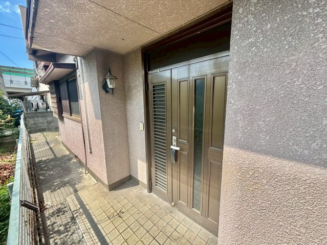 中地戸建のエントランス