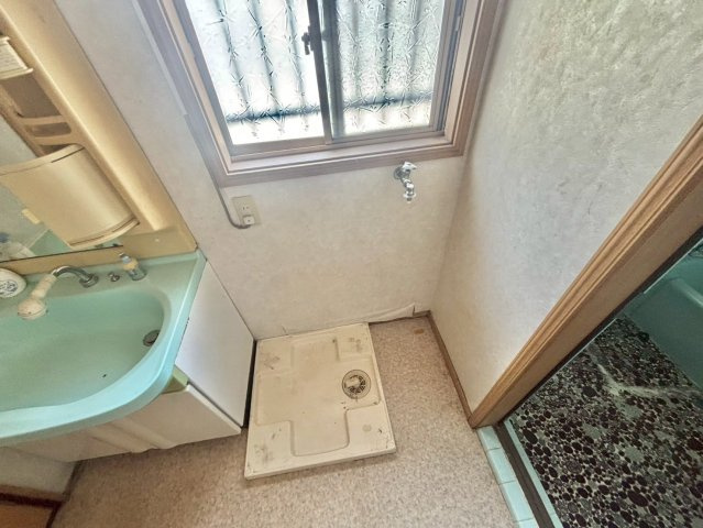 中地戸建の洗面所