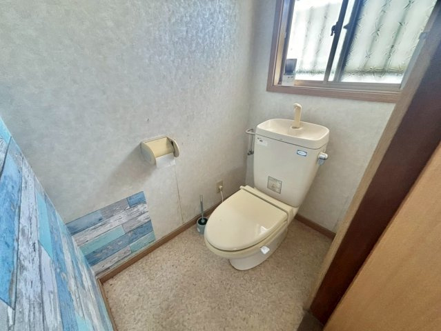 中地戸建のトイレ