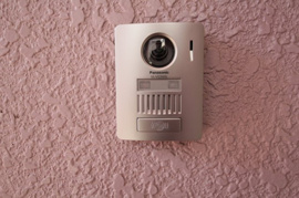 カメラ付きインターホン。
