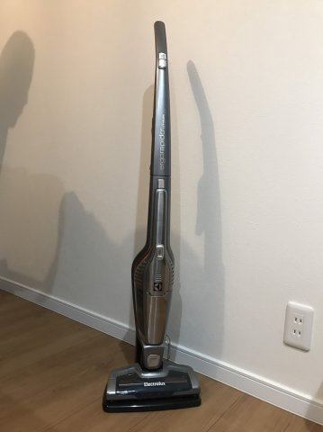 コードレス掃除機完備。