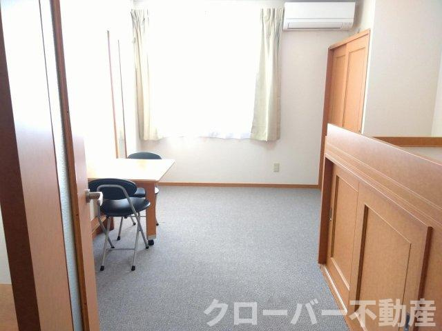 レオパレスカサベージュの居間・リビング