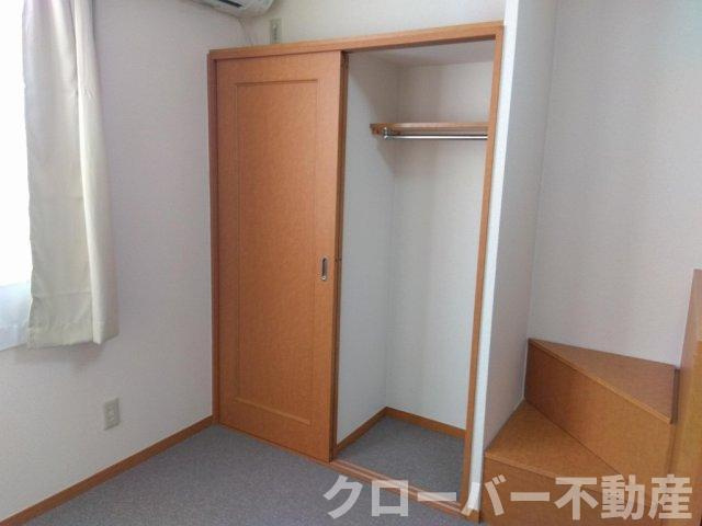 レオパレスカサベージュの収納