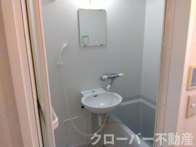 レオパレスカサベージュの浴室