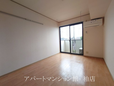 【居間・リビング】 | ベルデュール | ※別号室参考写真です ※現況優先