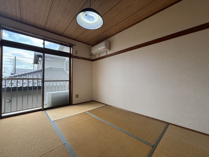 柔らかい畳が心地よい和室