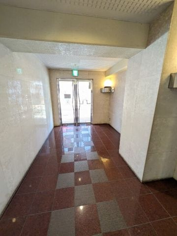 フロレセールのロビー