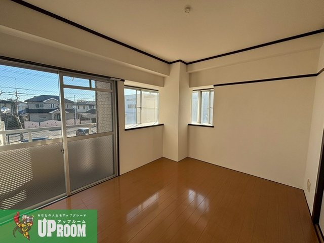 シャトー平山の洋室