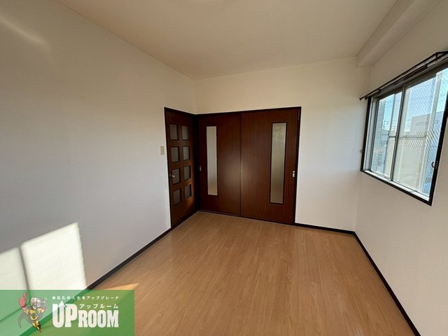 シャトー平山の洋室