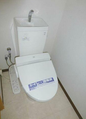 【トイレ】 | ウォーブラー南阿佐ヶ谷 | 温水洗浄便座。