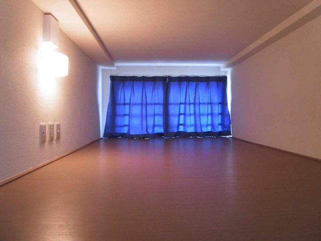 明るい色調の室内です