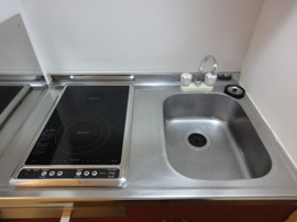 コンパクトなキッチンで掃除もラクラク