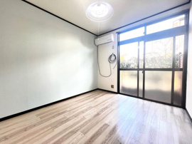 こちらのリビングで趣味の時間をお楽しみください