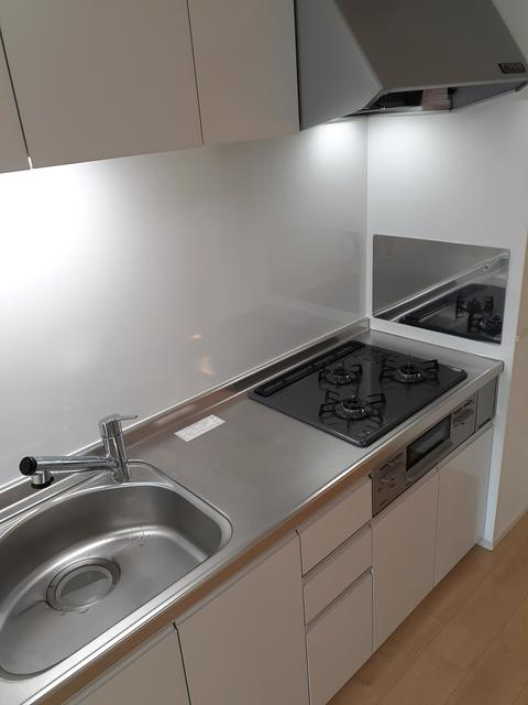 アーク磯子のキッチン|便利な3口コンロキッチン♪