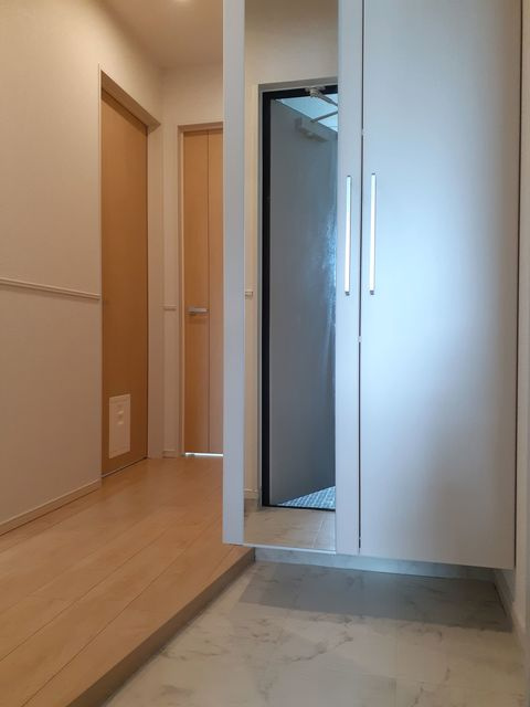 アーク磯子の玄関|シューズボックス付き♪