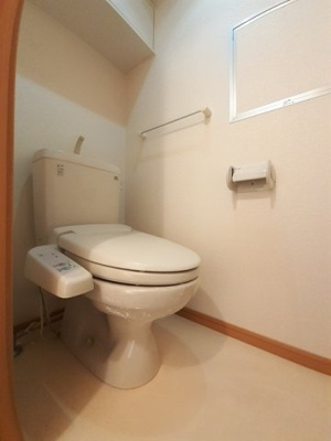 【トイレ】 | カーサ・エレガンテＡ | 落ち着いた色調のトイレです