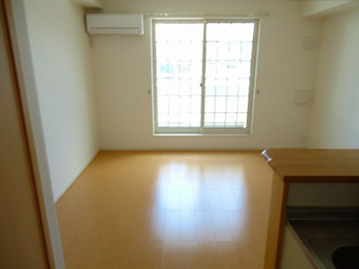 【居間・リビング】 | サンセールＤ | ゆったり過ごせる居間です