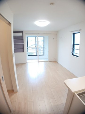 【内装】 | ワース | 明るい室内です