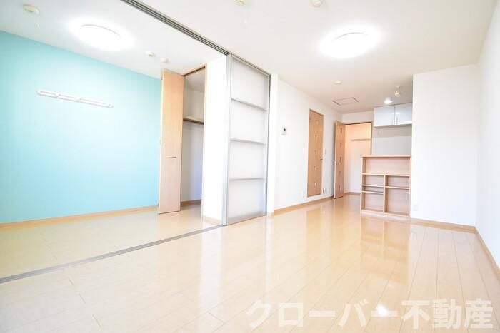 ヴェルデ津森の居間・リビング|ＬＤＫ１２．７帖～洋室３帖