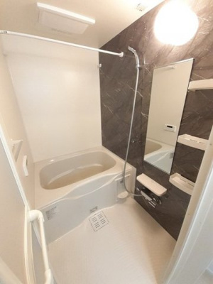 【浴室】 | コンフォート末武中 | ゆったり過ごせるお風呂です