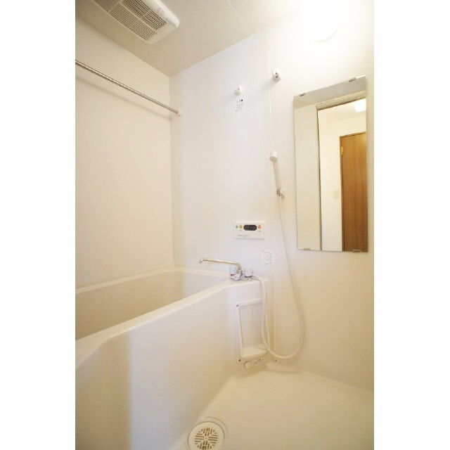 アムールEMの浴室|浴室乾燥付き♪