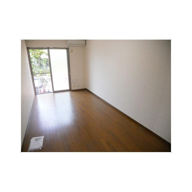 アムールEMの居間・リビング|広々としたリビング♪