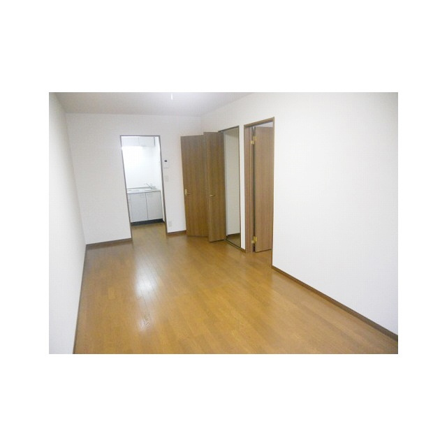 アムールEMの寝室|収納スペース付き洋室♪