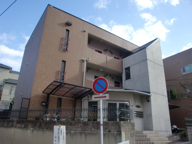 メゾンフェミニ富雄