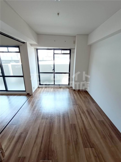 【寝室】 | シャトー弁天弐番館