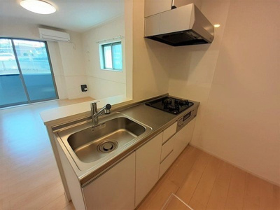 【キッチン】 | ラ　ヴィータ　リッカ | コンパクトなキッチンで掃除もラクラク