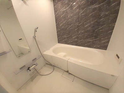 【浴室】 | ラ　ヴィータ　リッカ | コンパクトで使いやすいお風呂です