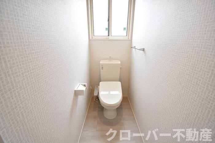 トゥリトール B棟のトイレ|温水洗浄暖房便座