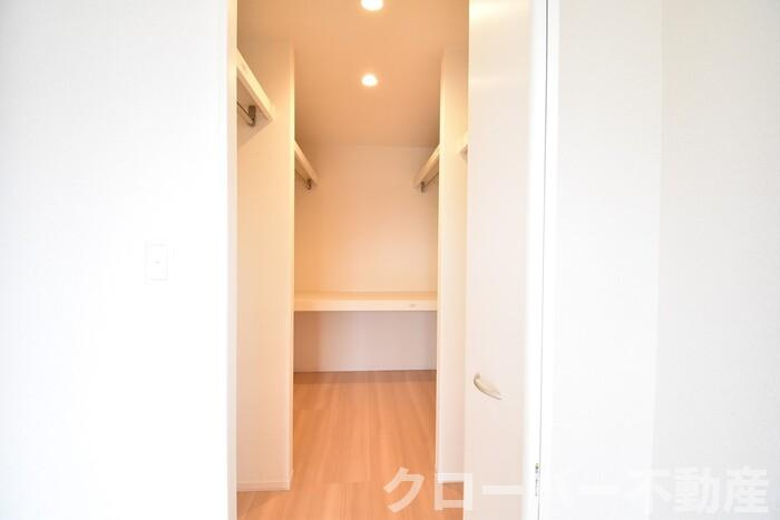 トゥリトール B棟の収納|ウォークインクローゼット