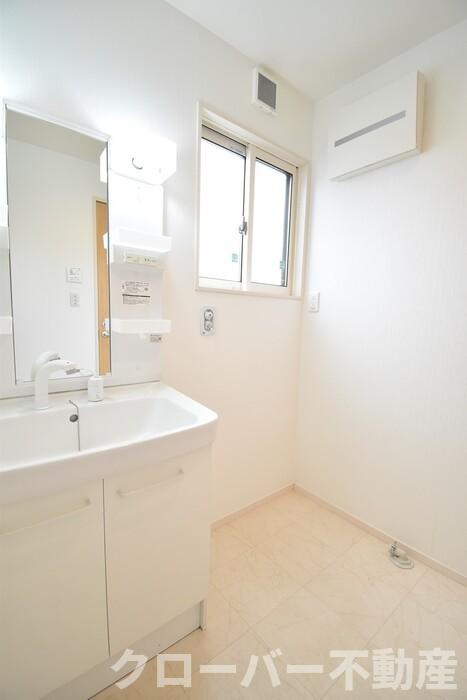 トゥリトール B棟の洗面所|洗髪洗面化粧台・室内洗濯機置場