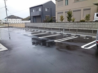 【駐車場】 | エトワールアソカＢ | 駐車場があるので、車を買う予定の方も安心です