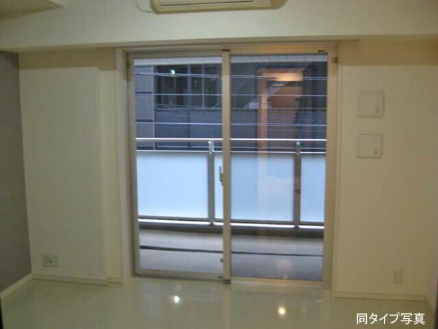 コンフォリア東池袋ＷＥＳＴの居間・リビング