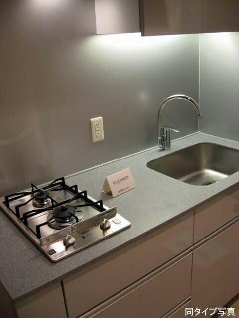 コンフォリア東池袋ＷＥＳＴのキッチン