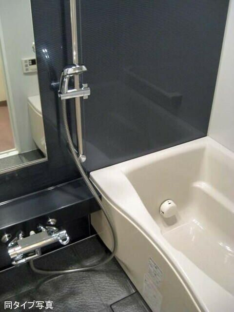 コンフォリア東池袋ＷＥＳＴの浴室