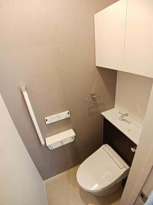 【トイレ】 | ケーズコート中迫２ | ゆったりとした空間のトイレです